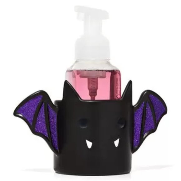 Bath & Body Works Black Halloween Vampire Bat Ceramic Soap Holder New - Picture 1 of 3